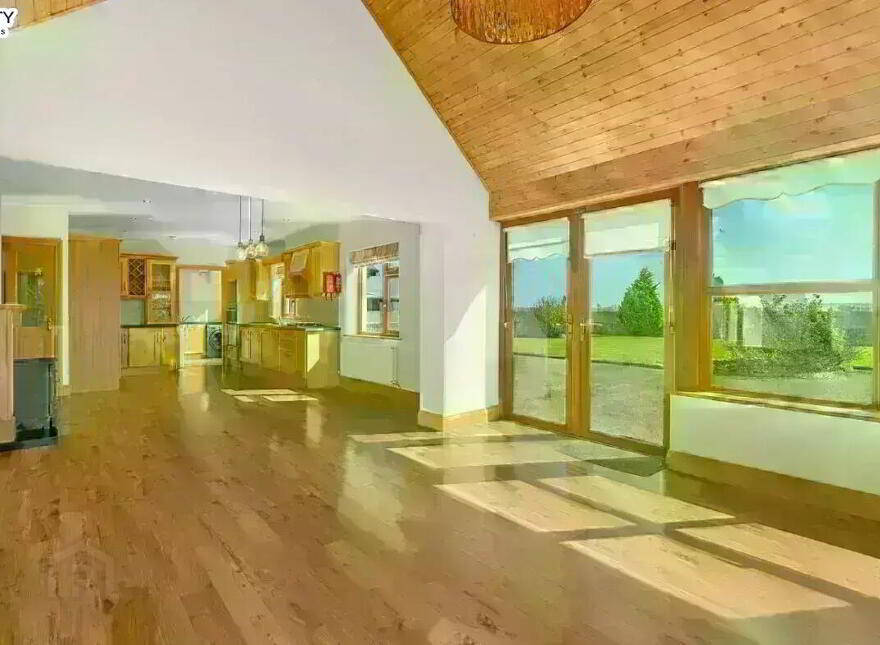 Loughaderra, Midleton