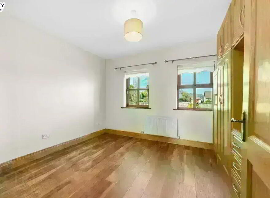 Loughaderra, Midleton