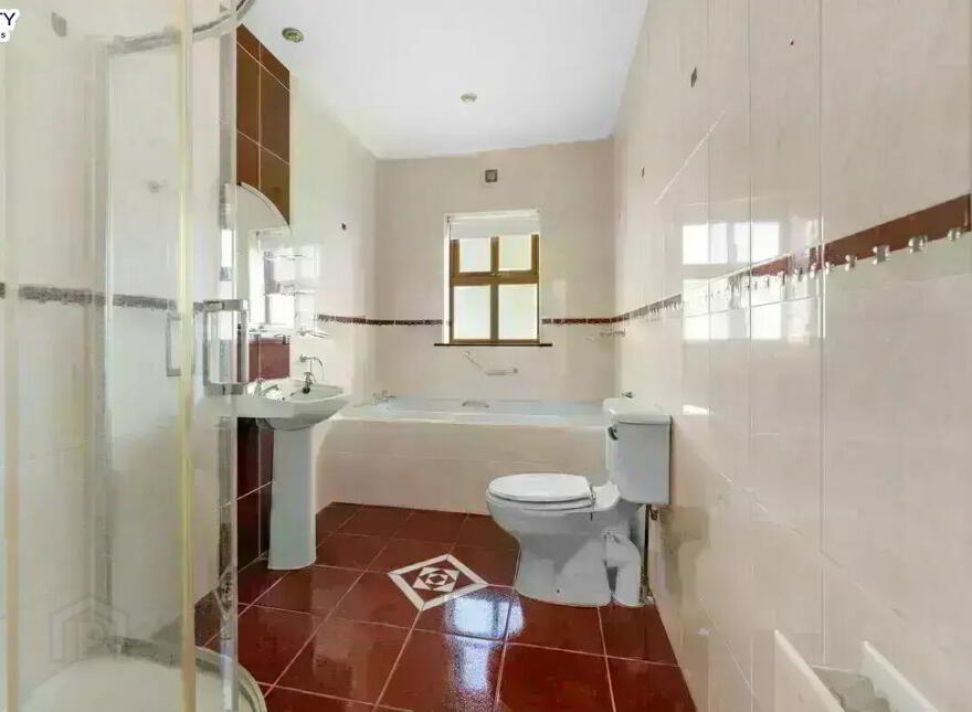 Loughaderra, Midleton