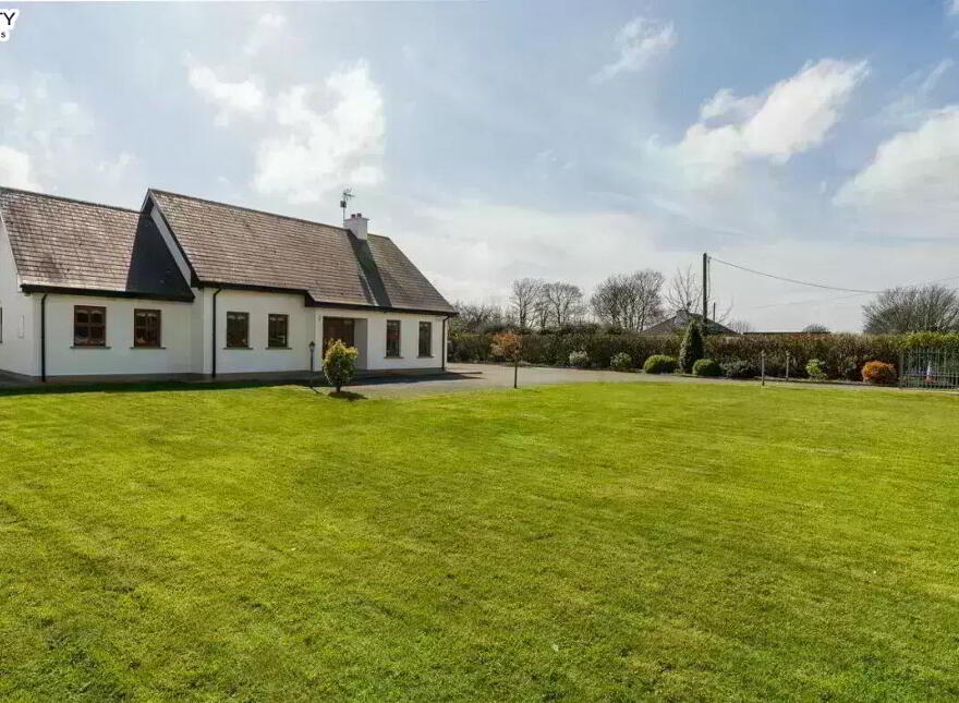 Loughaderra, Midleton