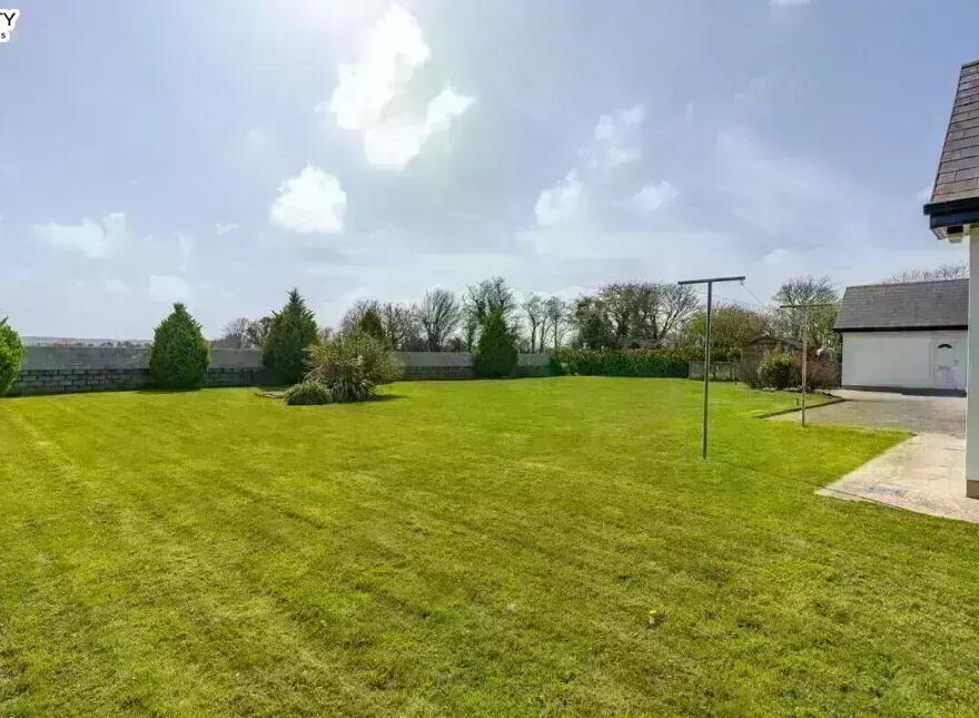 Loughaderra, Midleton