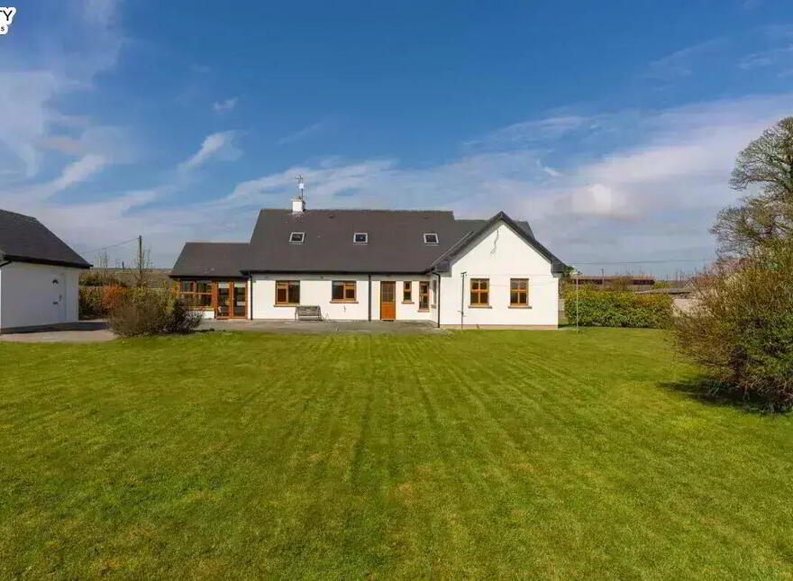 Loughaderra, Midleton