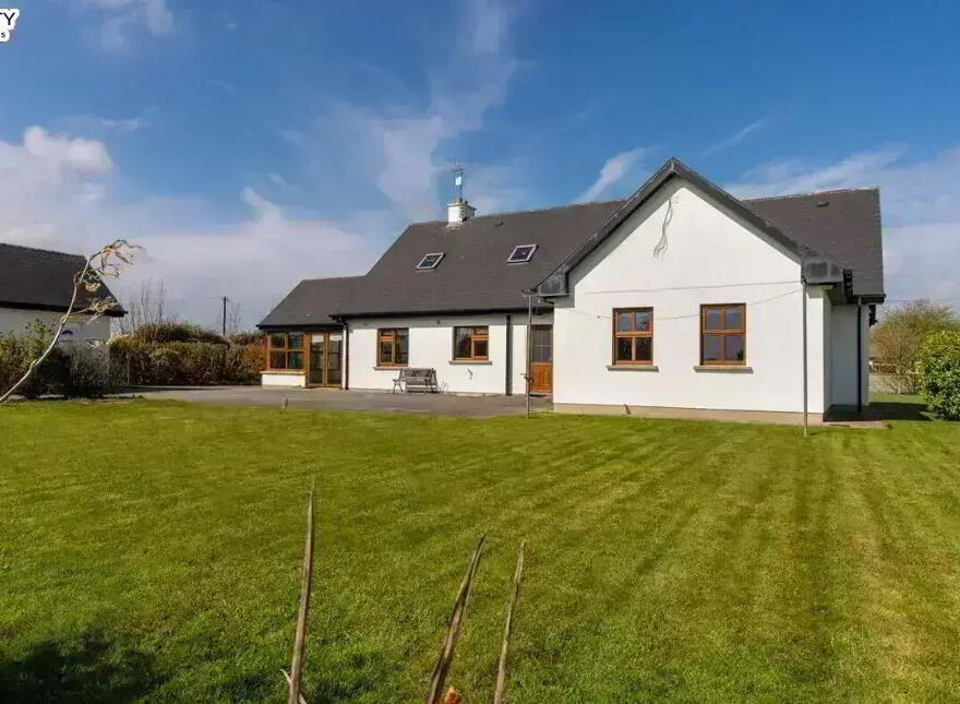 Loughaderra, Midleton