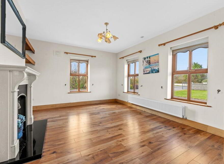 Loughaderra, Midleton