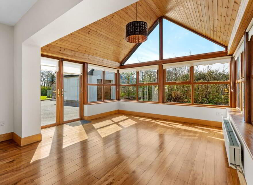 Loughaderra, Midleton