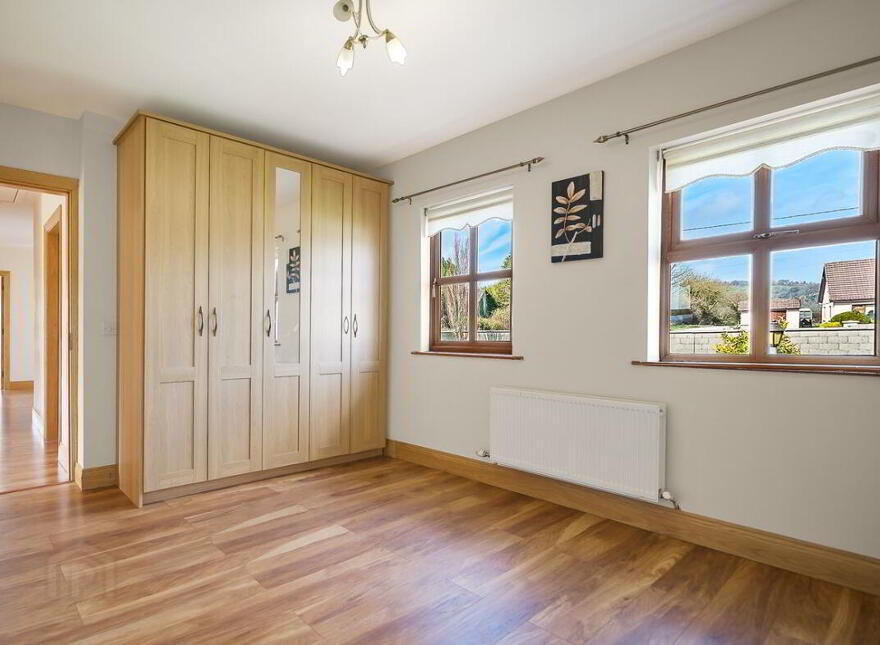 Loughaderra, Midleton