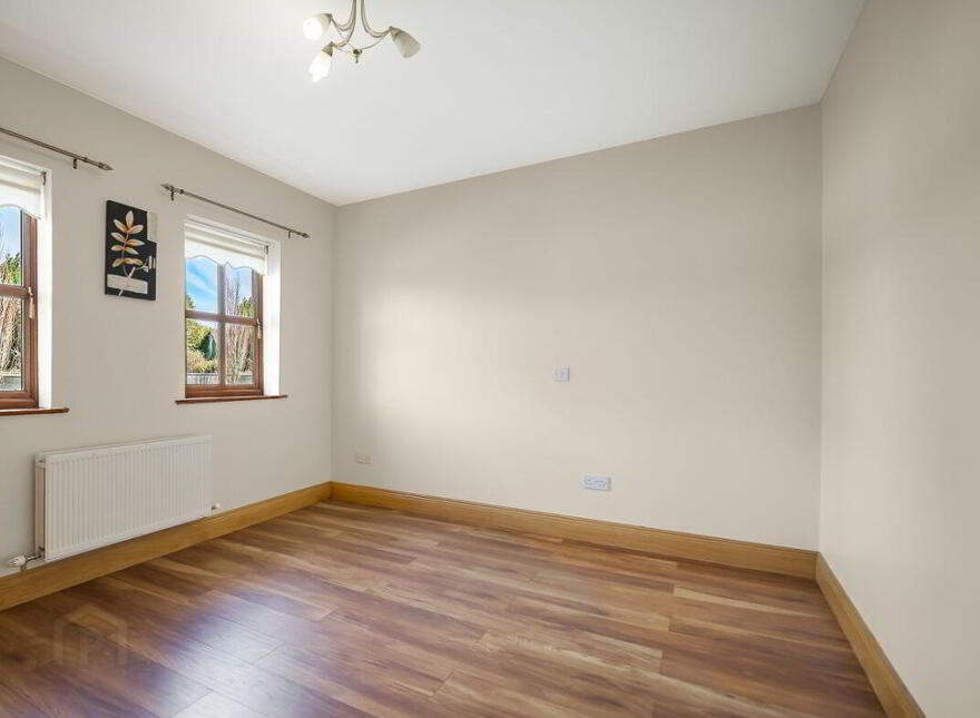 Loughaderra, Midleton