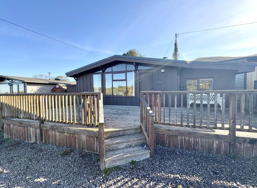 Cedar Chalets, Camp