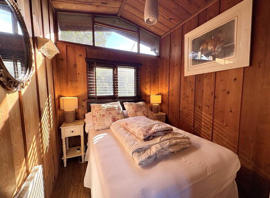 Cedar Chalets, Camp