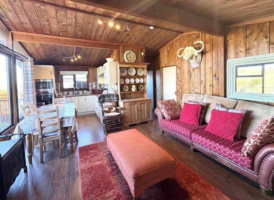 Cedar Chalets, Camp