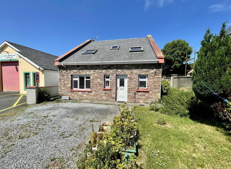 College Street, Castlegregory