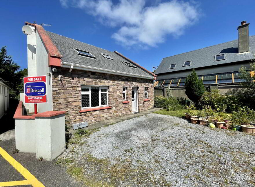College Street, Castlegregory