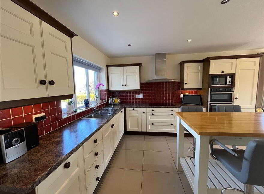Knock, Lowertown, Schull, West, P81HY26
