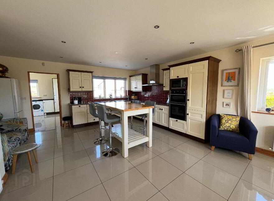 Knock, Lowertown, Schull, P81HY26