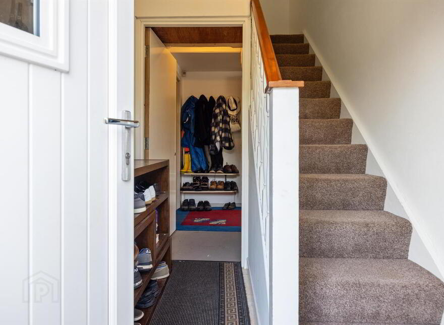 63 Lisburn Road, Ballynahinch, BT24 8TT