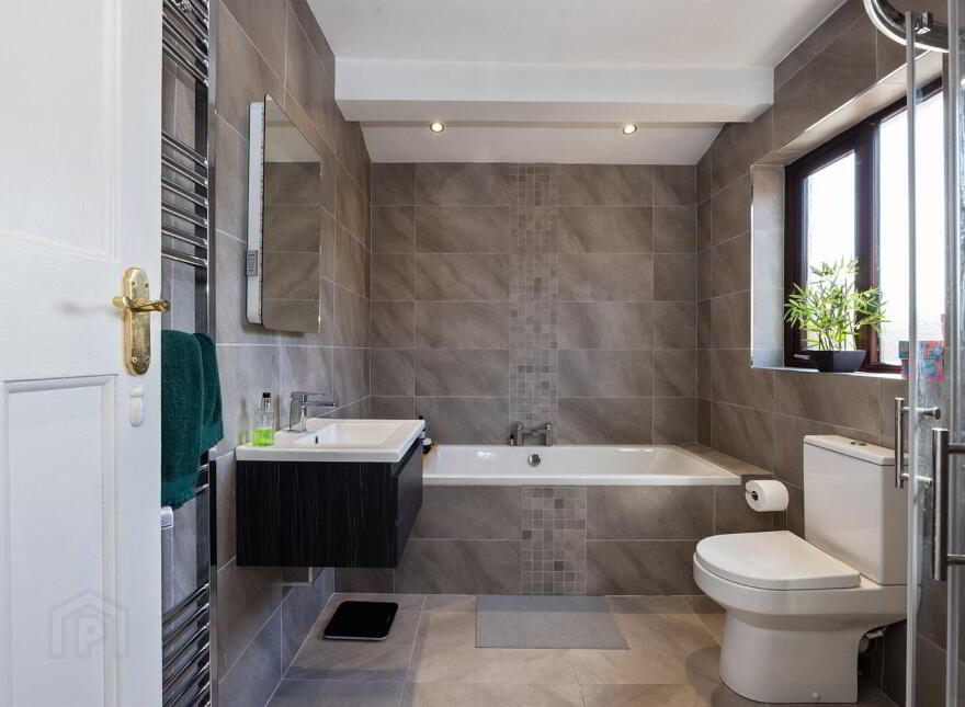 44 Ardmore Park, Finaghy, Belfast, BT10 0JL