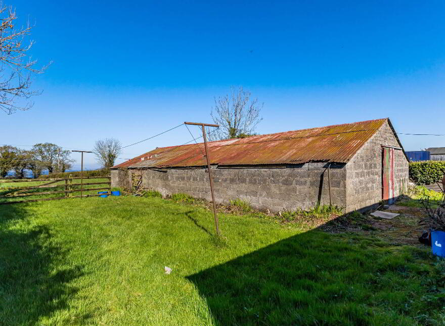 11 Shore Road, Ballinderry Upper, Lisburn, BT28 2LQ