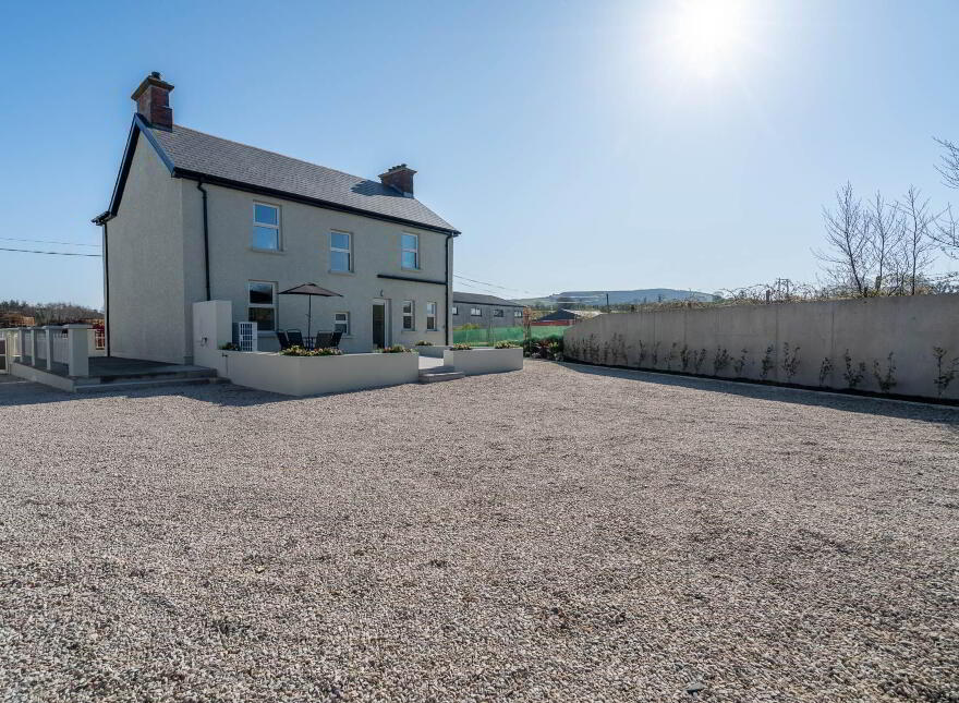 Monclink, Manorcunningham, Letterkenny, F92FR9P