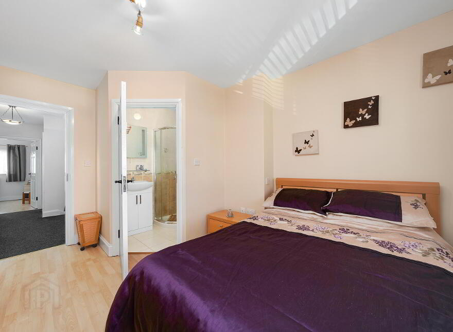 104 Oakwood Grove, Clondalkin, Dublin, D22XA56