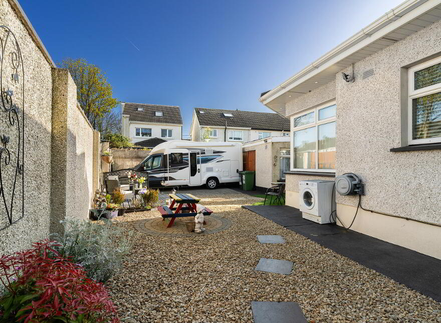 104 Oakwood Grove, Clondalkin, Dublin, D22XA56
