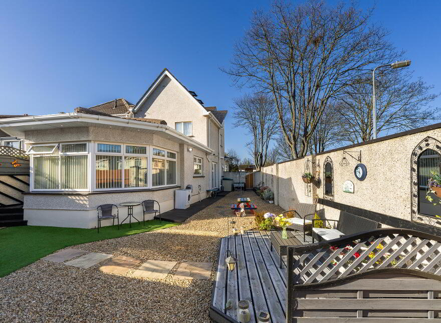 104 Oakwood Grove, Clondalkin, Dublin, D22XA56