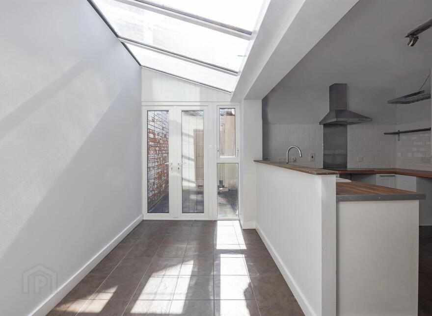 16 Rossmore Avenue, Belfast, BT7 3HB