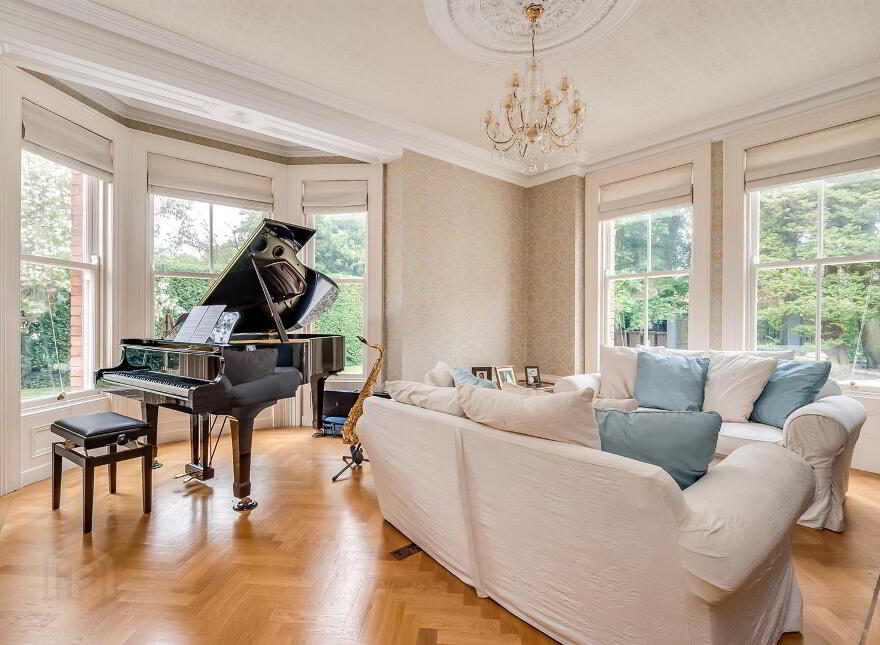 3 Malone Park Central, Belfast, BT9 6NP
