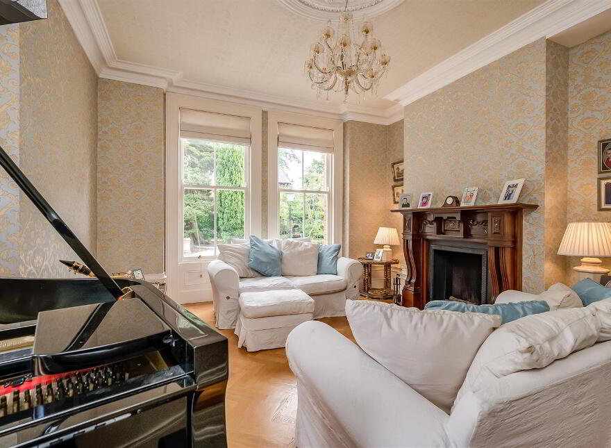 3 Malone Park Central, Belfast, BT9 6NP