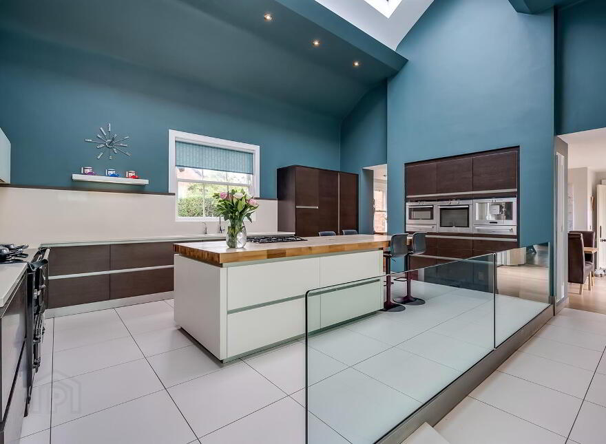 3 Malone Park Central, Belfast, BT9 6NP