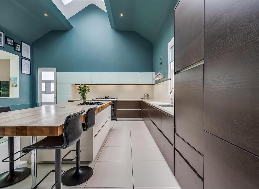 3 Malone Park Central, Belfast, BT9 6NP