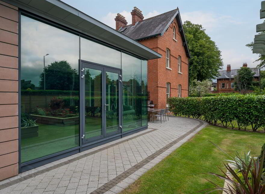 3 Malone Park Central, Belfast, BT9 6NP