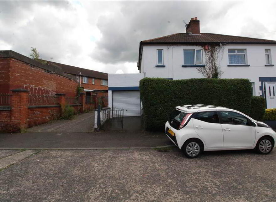 2 Bloomfield Park, Belfast, BT5 5JW photo