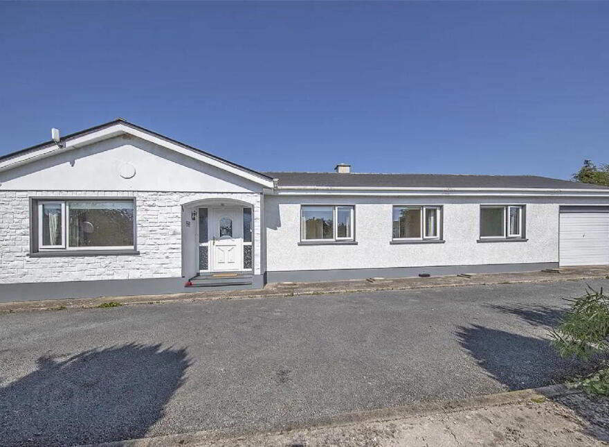 Keianne Lodge, Ballinamult, E91K520