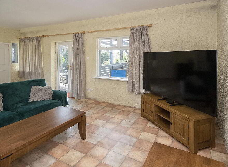 Keianne Lodge, Ballinamult, E91K520
