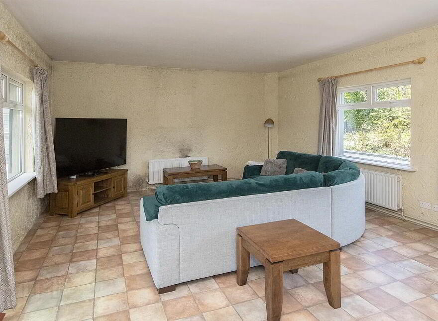 Keianne Lodge, Ballinamult, E91K520