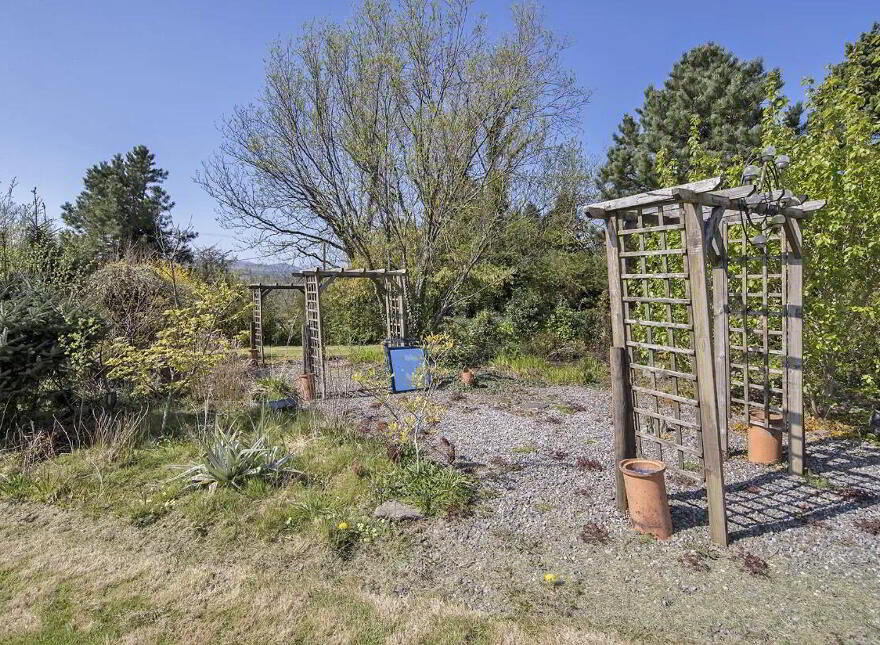Keianne Lodge, Ballinamult, E91K520