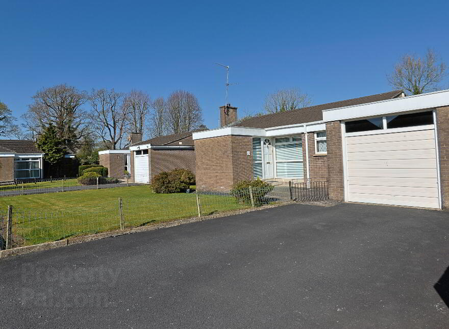 43 The Oaks, Portadown, Craigavon, BT62 4HX photo