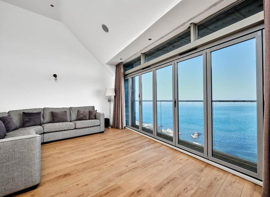 11 Ecosse, Kinora Terrace, Portstewart, BT55 7FR