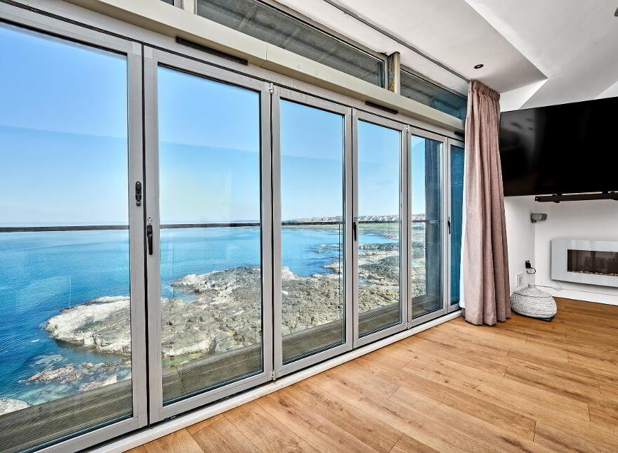 11 Ecosse, Kinora Terrace, Portstewart, BT55 7FR