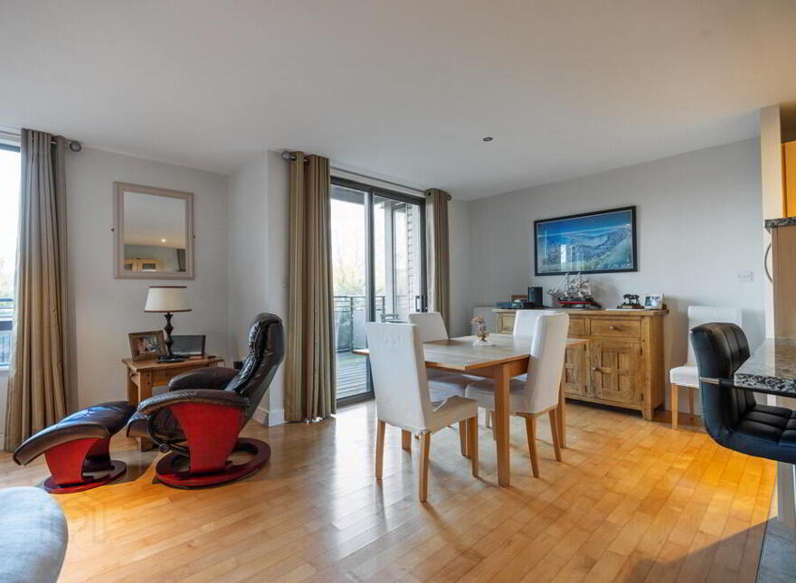 33 Apartment, Stranmillis Wharf, 2b Lockview Road, Belfast, BT9 5GN