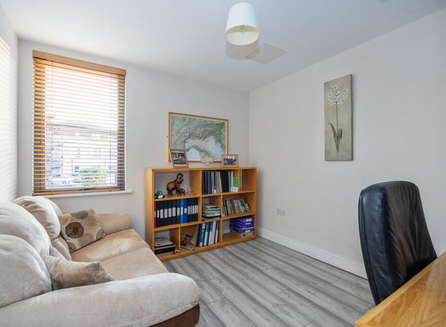 33 Apartment, Stranmillis Wharf, 2b Lockview Road, Belfast, BT9 5GN