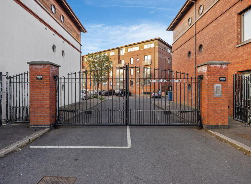33 Apartment, Stranmillis Wharf, 2b Lockview Road, Belfast, BT9 5GN