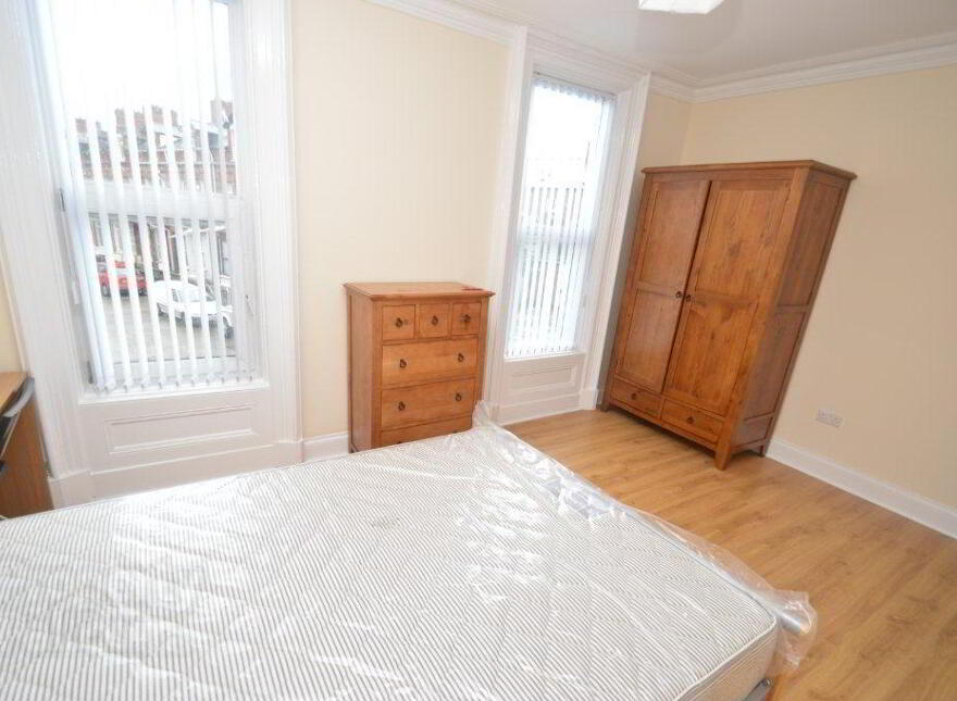 84 Cromwell Road, Belfast, BT7 1JY