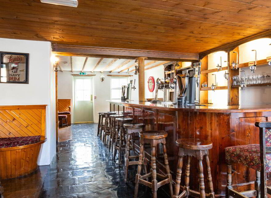 Lil McCarthys, Main Street, Castletownshend, P81PX85