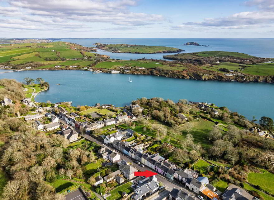 Lil McCarthys, Main Street, Castletownshend, P81PX85