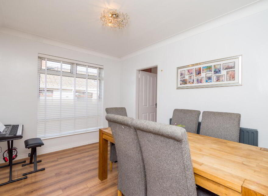 5 Adlon Crescent, Lisburn, BT28 2EG