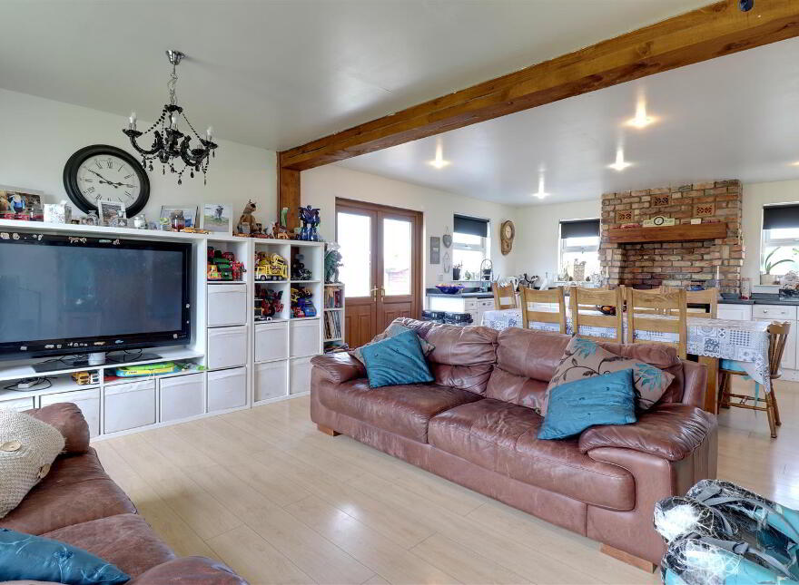 Detached House & Annex, 22 Kircubbin Road, Ballywalter, Newtownards, BT22 2PH