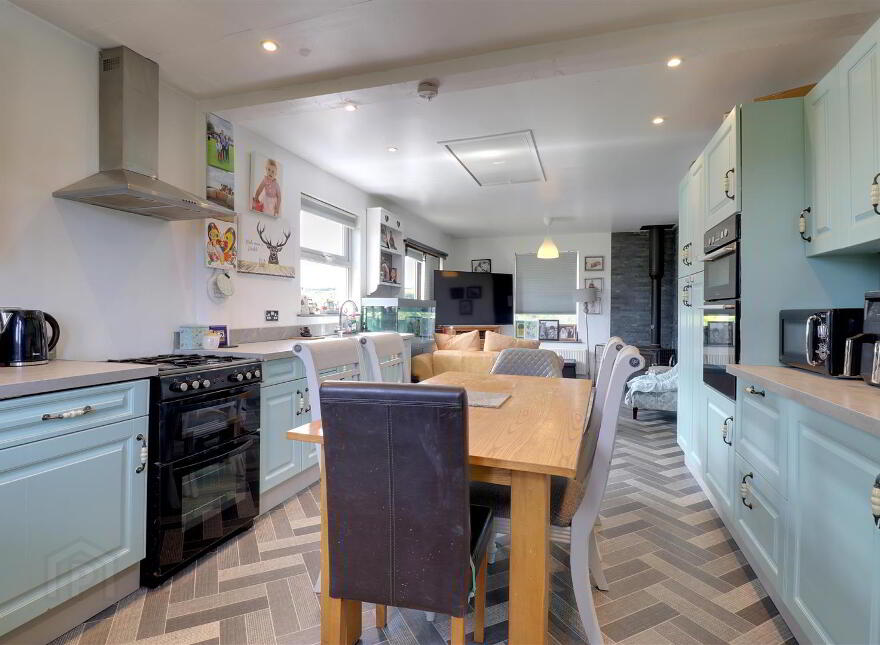 Detached House & Annex, 22 Kircubbin Road, Ballywalter, Newtownards, BT22 2PH