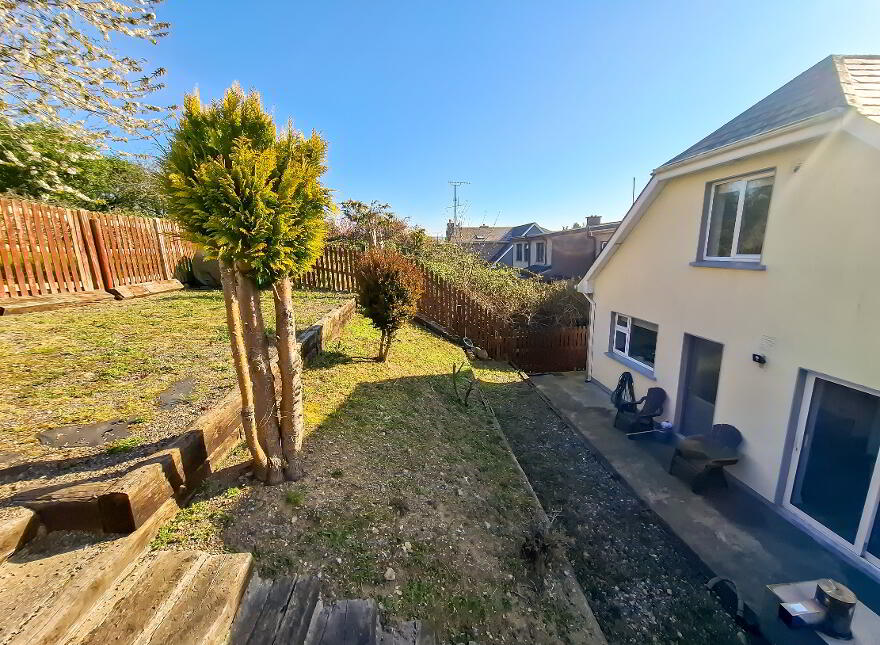 38b Garden City, Gorey, Y25NY75