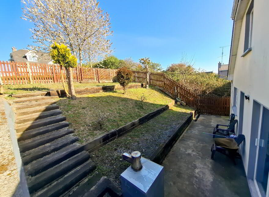 38b Garden City, Gorey, Y25NY75